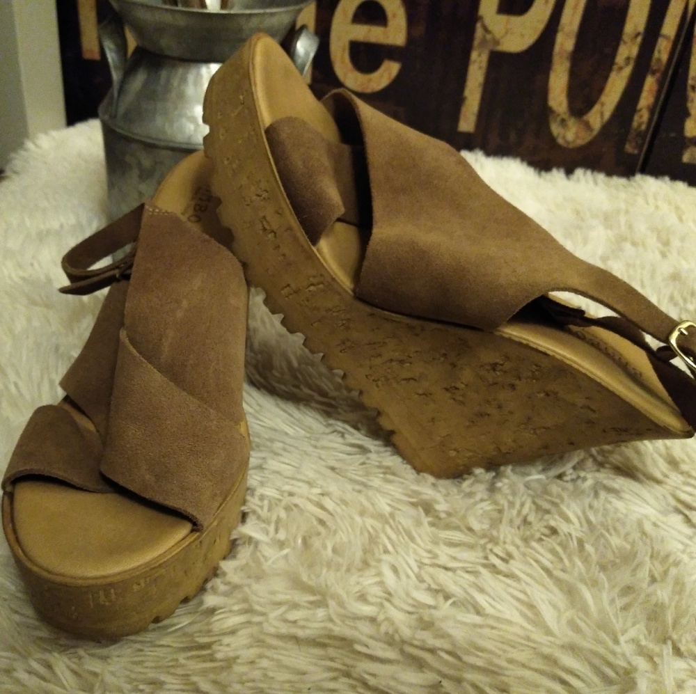 Trendy Corked Wedges